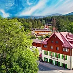 Lesny Dwor Piekarnia Mio Padre Restauracja Mamma Mia Bed & Breakfast Karpacz
