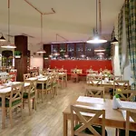 Lesny Dwor Piekarnia Mio Padre Restauracja Mamma Mia Bed & Breakfast