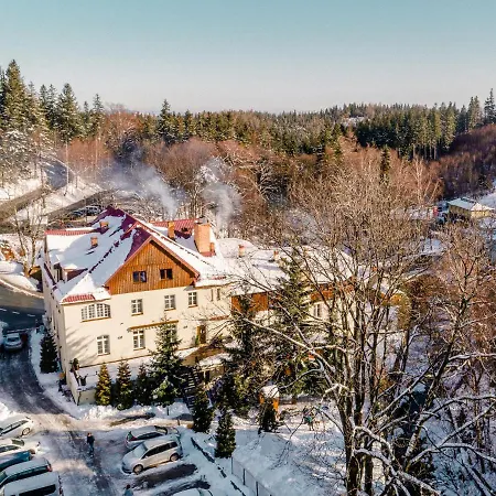 Bed & Breakfast Lesny Dwor Piekarnia Mio Padre Restauracja Mamma Mia 3*