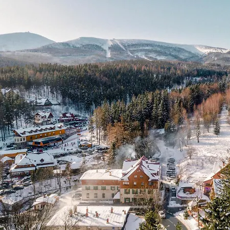 Lesny Dwor Piekarnia Mio Padre Restauracja Mamma Mia Bed & Breakfast 3*