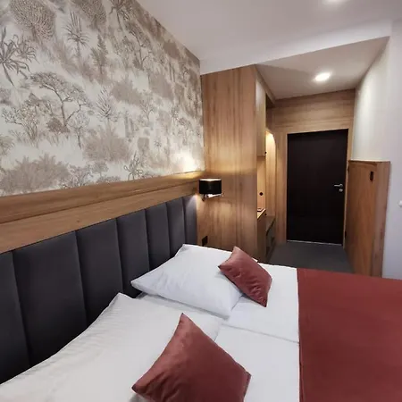 Lesny Dwor Piekarnia Mio Padre Restauracja Mamma Mia Bed & Breakfast Karpacz