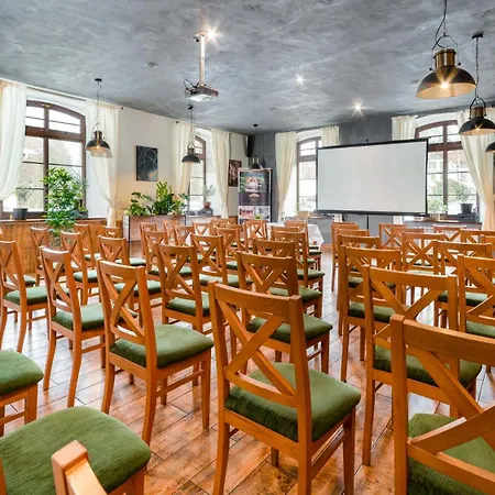Lesny Dwor Piekarnia Mio Padre Restauracja Mamma Mia Bed and Breakfast 3*