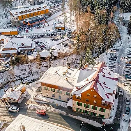 Lesny Dwor Piekarnia Mio Padre Restauracja Mamma Mia Couette-café 4*