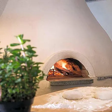 Lesny Dwor Piekarnia Mio Padre Restauracja Mamma Mia Bed and Breakfast 4*