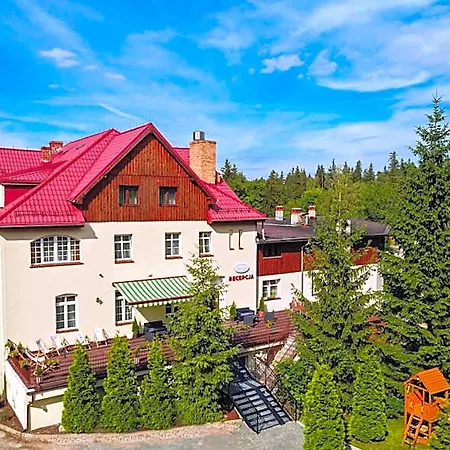 Lesny Dwor Piekarnia Mio Padre Restauracja Mamma Mia Bed and Breakfast 4*