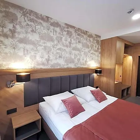 Lesny Dwor Piekarnia Mio Padre Restauracja Mamma Mia Bed and Breakfast 4*