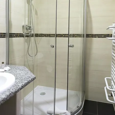 Lesny Dwor Piekarnia Mio Padre Restauracja Mamma Mia Bed & Breakfast