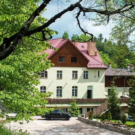 Lesny Dwor Piekarnia Mio Padre Restauracja Mamma Mia Bed & Breakfast